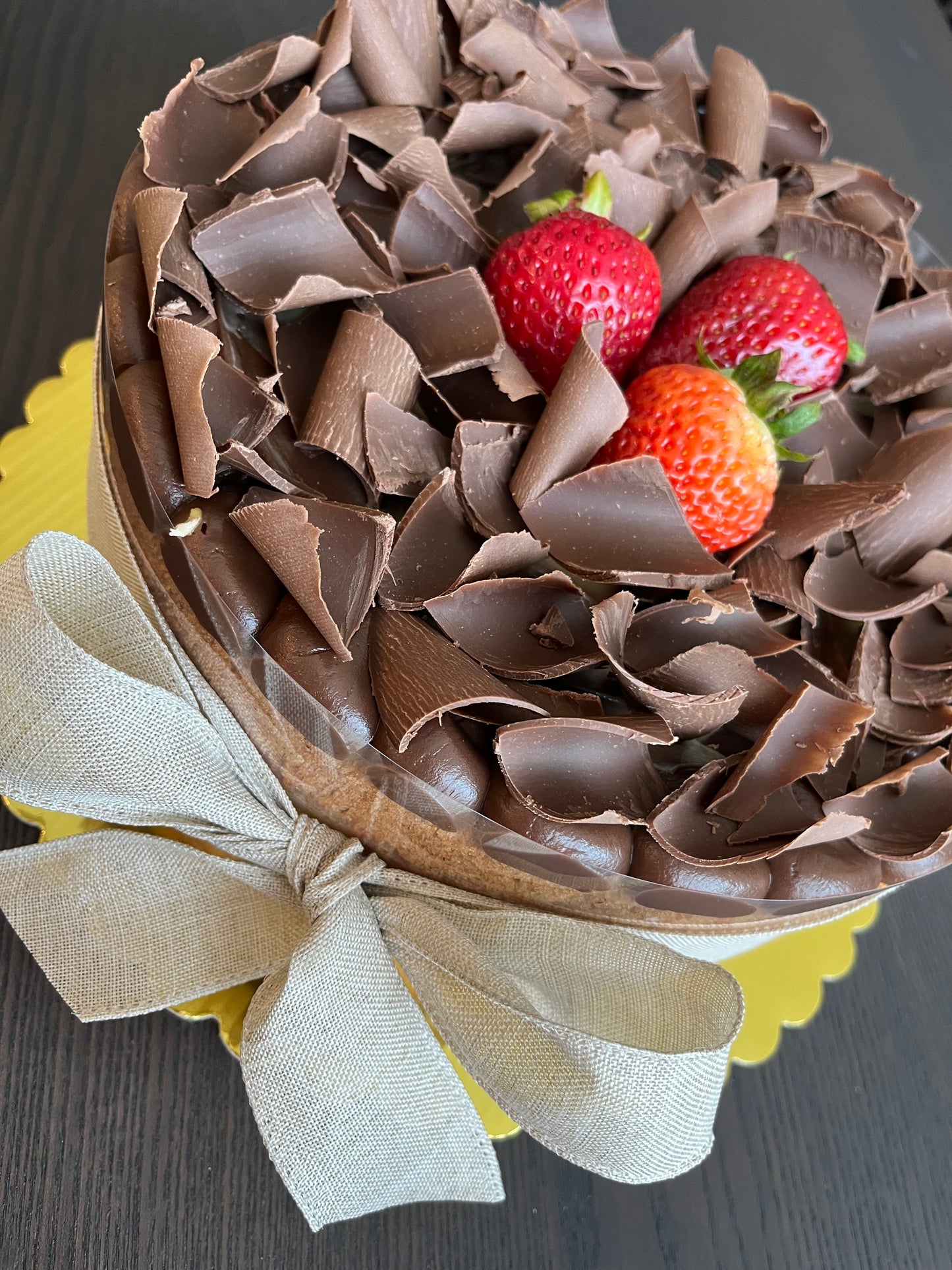 Chicake - Brigadeiro Branco e Brigadeiro de Chocolate com Morango (Dois Amores)