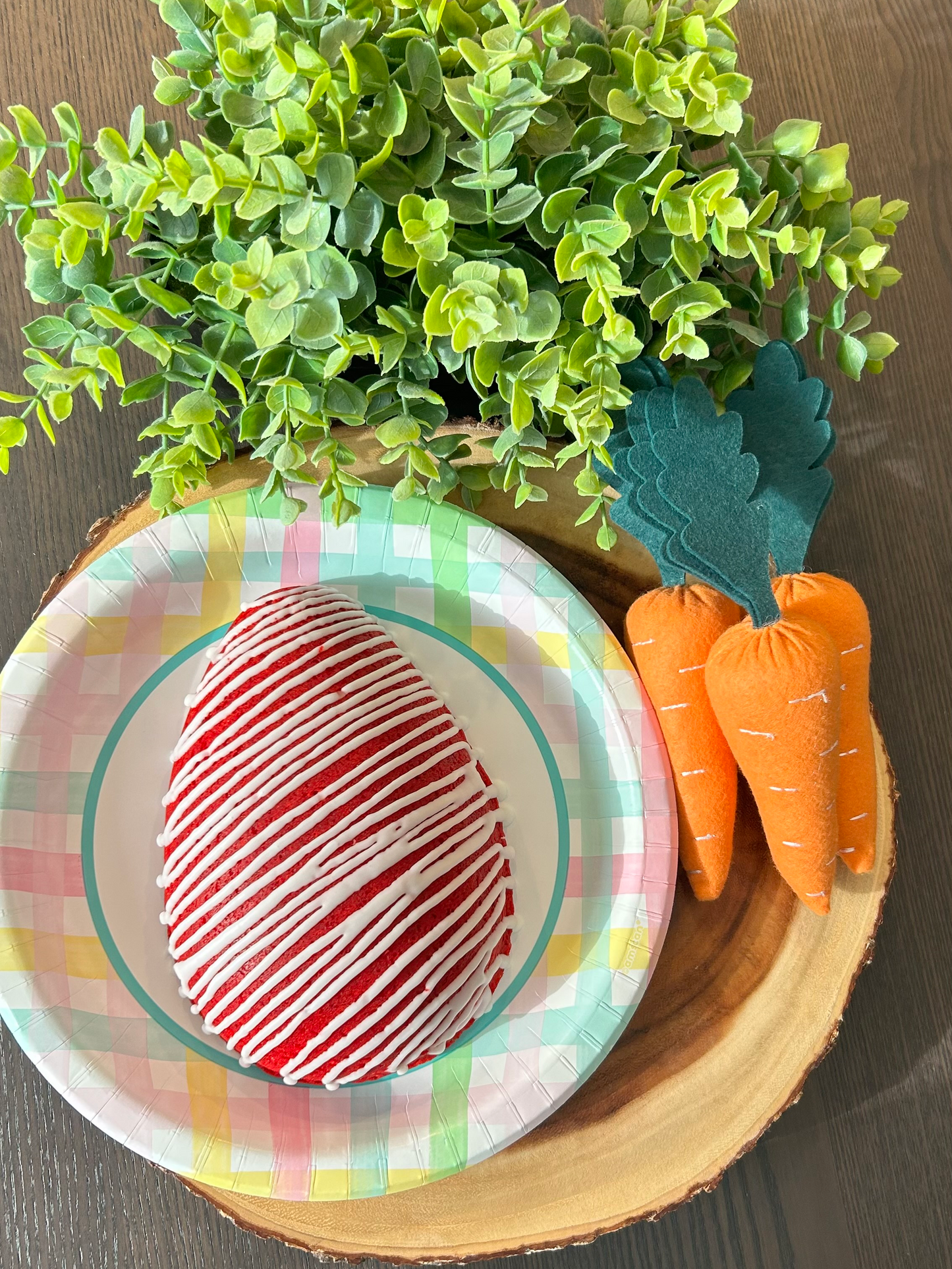 Easter Caseirinho - Red Velvet with Cream Cheese Brigadeiro