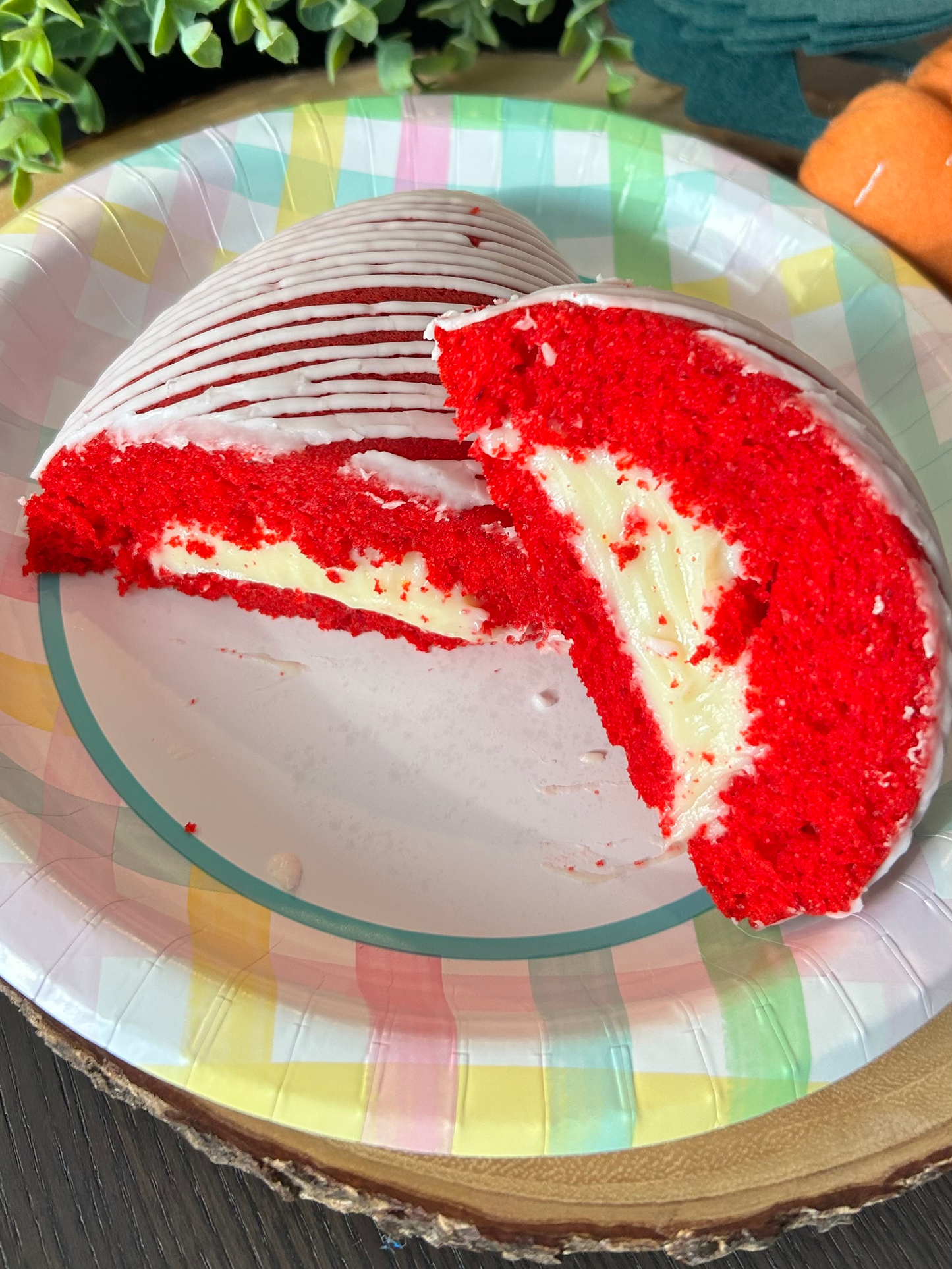 Easter Caseirinho - Red Velvet with Cream Cheese Brigadeiro